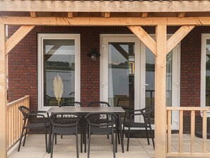 Dining - Lakeview Villa With Swimming and Fishing Pier (Simonshaven)