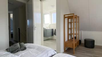 House | 3 bedrooms, individually furnished, bed sheets