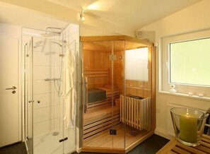 House | Bathroom | Shower - Wamel Modern Retreat (Moehnesee)