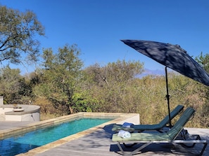 House | Pool | Indoor pool, outdoor pool - Holiday Home in Hoedspruit With Private Pool (Hoedspruit)