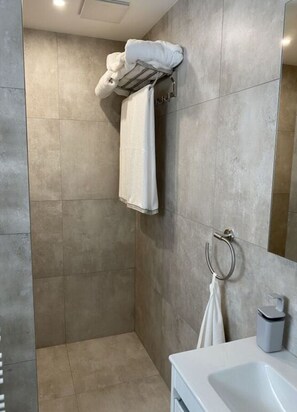 Apartment | Bathroom - Holiday Apartment Feisneckblick (Waren (Müritz))