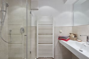 Apartment | Badezimmer | Handtücher