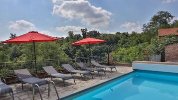 Kolam renang outdoor