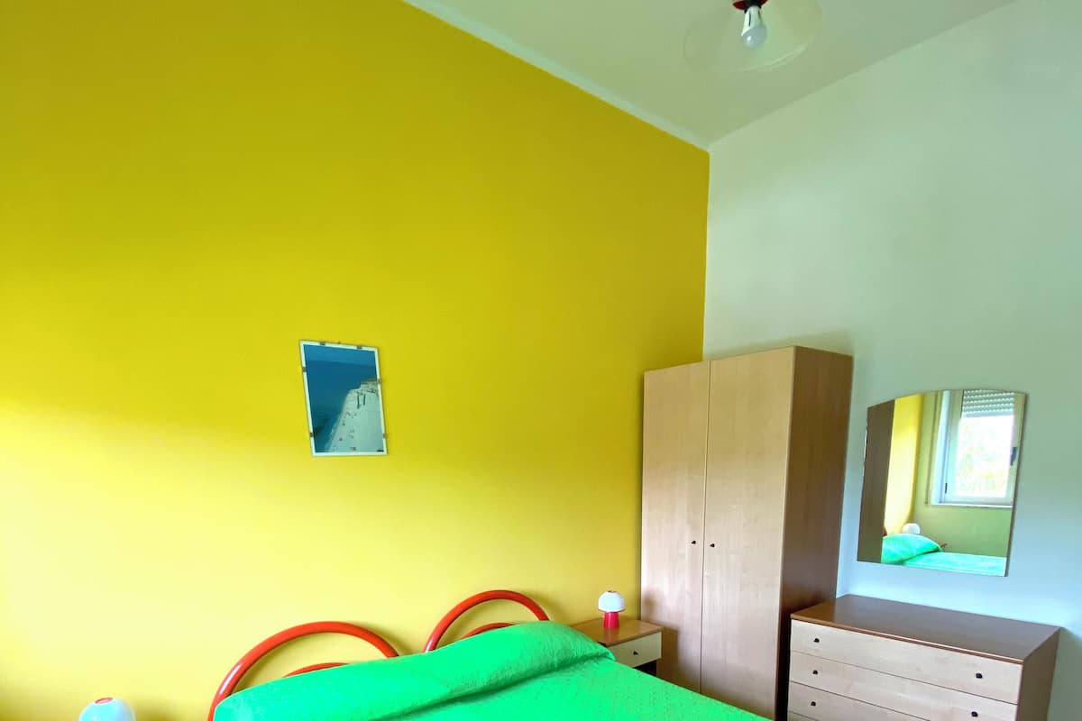 2 bedrooms, desk, free WiFi, bed sheets