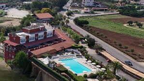 Front of property - Residence Felix (Ricadi)