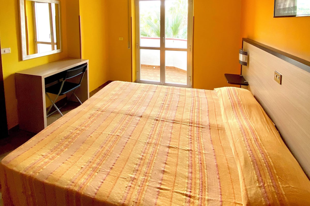 2 bedrooms, desk, free WiFi, bed sheets