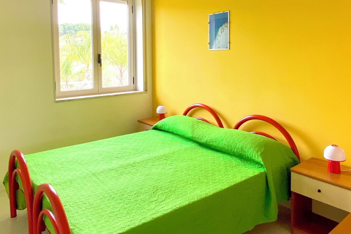 2 bedrooms, desk, free WiFi, bed sheets
