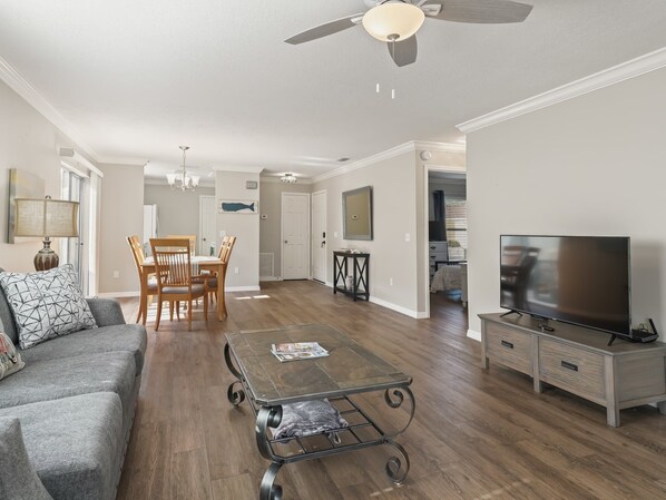 Smart TV - Discover Tranquil Luxury: Rio Grande Village Gem! (The Villages)