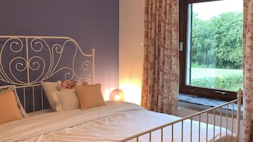 4 bedrooms, individually furnished, iron/ironing board, bed sheets