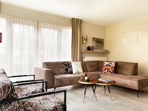 House | Living area - Nice Home in Earnewald With Whirlpool and Sauna (Earnewald)
