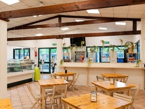 Cottage | Dining