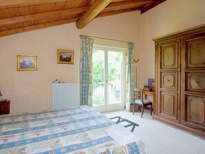 4 bedrooms, individually furnished, bed sheets