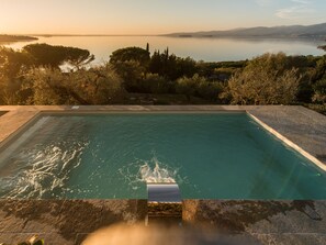 Pool - Holiday Home in Magione With Lake View & Pool (Magione)