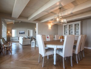 Dining - Holiday Home in Magione With Lake View & Pool (Magione)