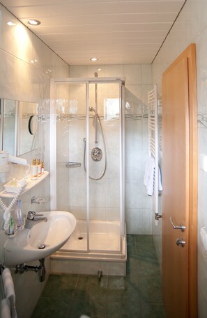 House | Bathroom - Apartment in Damuls Near Hiking Trails (Damüls)