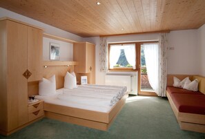 2 bedrooms, bed sheets - Apartment in Damuls Near Hiking Trails (Damüls)