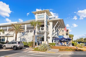 Exterior - 1Br/1Ba, Sleeps 2, Perfect for Romantic Gateway + Free Dolphin Cruise Ticket! (Santa Rosa Beach)