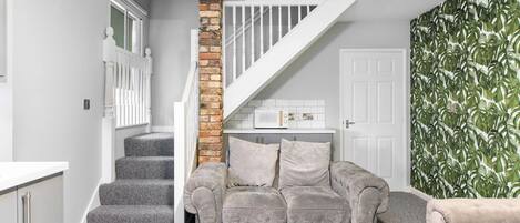 House, Private Bathroom | Lounge