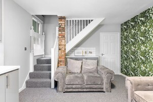 House, Private Bathroom | Lounge