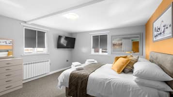 House, Private Bathroom | 3 bedrooms, free WiFi