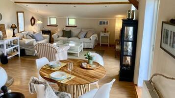 House | Private kitchen | Electric kettle, toaster