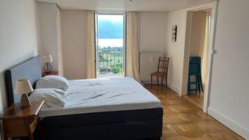 House | 1 bedroom, individually furnished