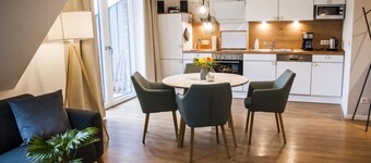 Narrow Luzin Modern Retreat