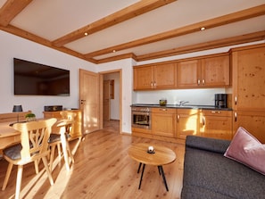 Maison | Cuisine privée | Four, bouilloire électrique, grille-pain