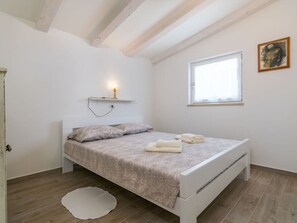 Vila | 2 quartos, individualmente mobiliados, ferros/tábuas de passar roupa