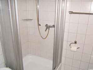 House | Bathroom - Holiday Apartment With a Garden (Wangerland)