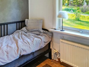 House | 2 bedrooms, individually furnished - 4 Person Holiday Home in Mullhyttan (Mullhyttan)