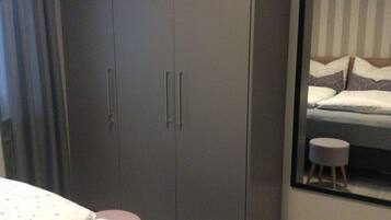 Apartment | 3 bedrooms, individually furnished