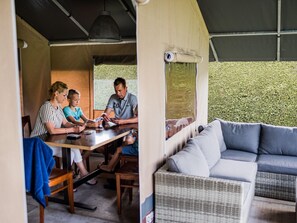 Tent | Balcony - Fine Safari Tent in a Holiday Park (Nommern)