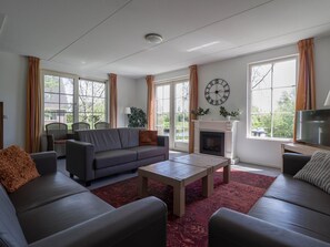 Villa | Living area - Wellness Villa Near the Lake (Makkum)