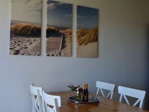 Dining - Langeness Modern Retreat (Nebel)