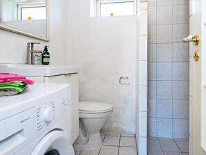 Bathroom - 4 Person Holiday Home in Grenaa (Grenaa)