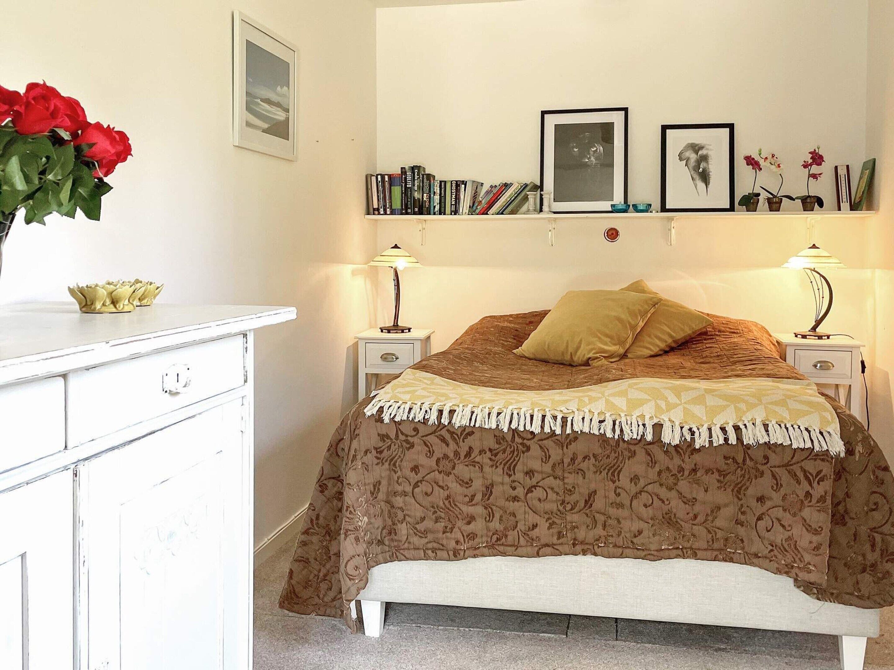 Nhà | 2 phòng ngủ, trang bị nội thất với thiết kế riêng biệt 