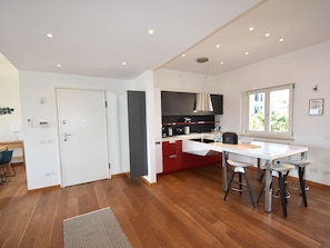 Apartment | Private kitchen | Microwave, dishwasher, coffee/tea maker - Apartment in a Prime Location on Lake Maggiore (Verbania)