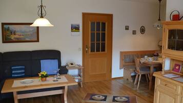 House | Dining