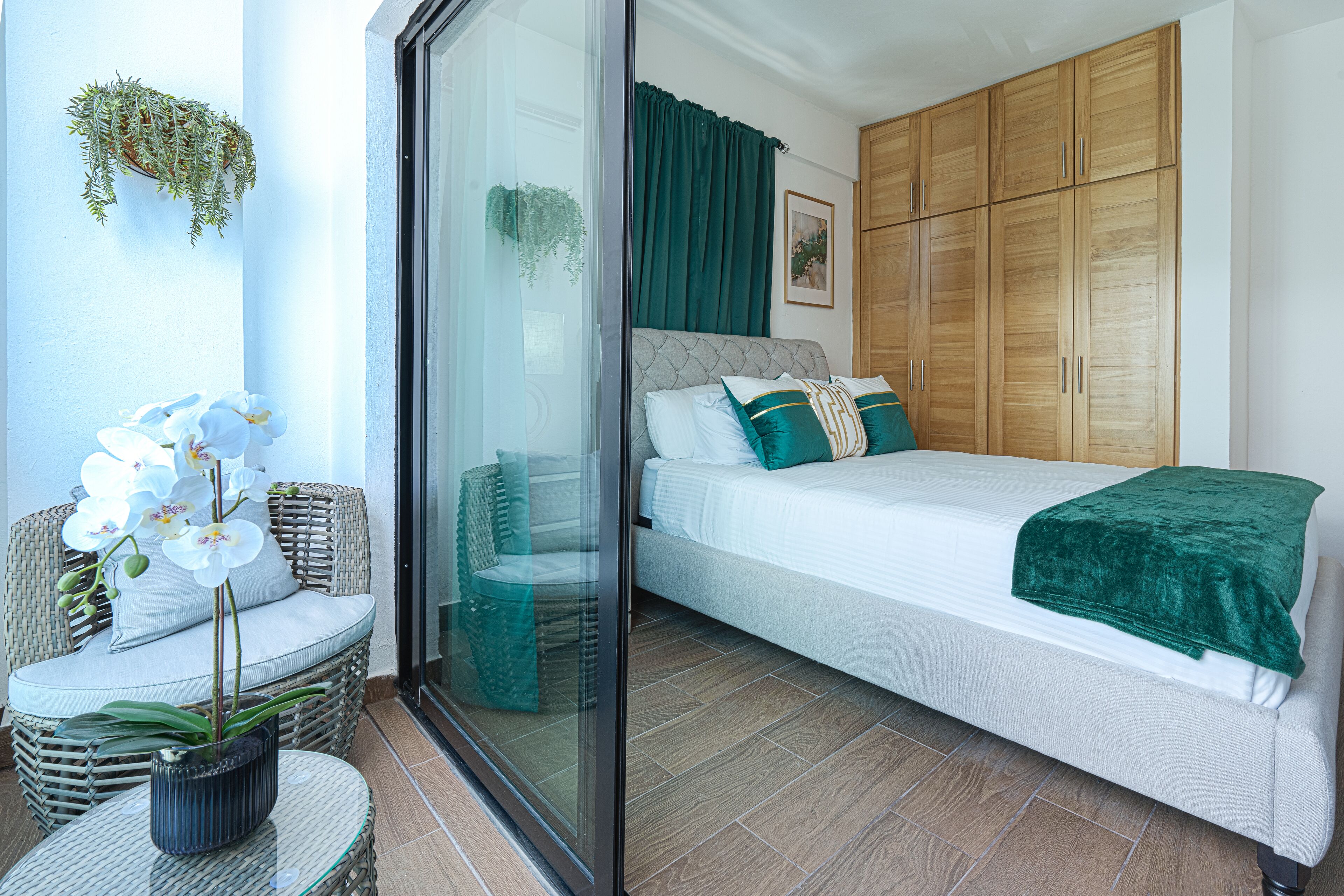 3 bedrooms, iron/ironing board, travel crib, free WiFi