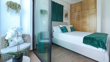 3 bedrooms, iron/ironing board, travel cot, free WiFi