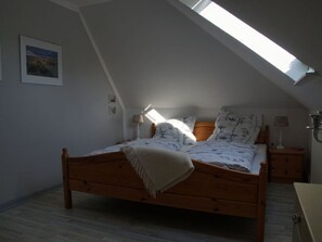 3 bedrooms, individually furnished, iron/ironing board - Long Comfortable Holiday Residence (Süderlügum)