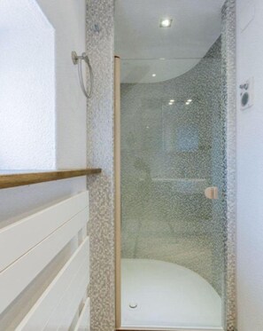 Apartment | Badezimmer