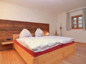 House | 2 bedrooms, individually furnished, bed sheets