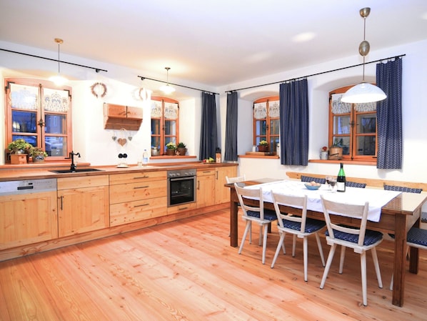House | Private kitchen | Toaster