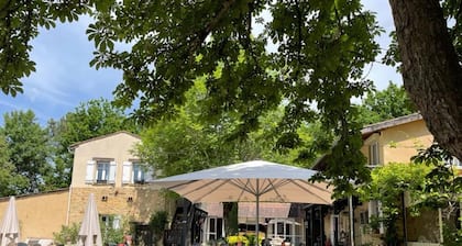 Tent Lodge in Dordogne Near Scenic Views