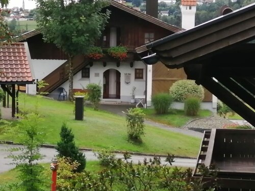 House 10 Hochstein