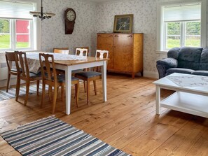 House | Dining
