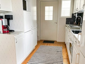 House | Private kitchen - 4 Person Holiday Home in Korsberga (Korsberga)