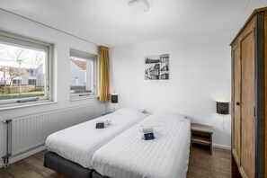 3 bedrooms, individually furnished